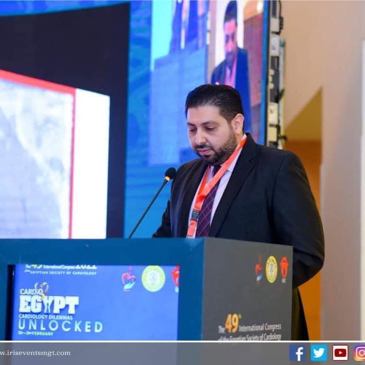 د. منصور فاروق البهواشي أثناء تقديم محاضرة في المؤتمر الدولي للجمعية المصرية لأمراض القلب